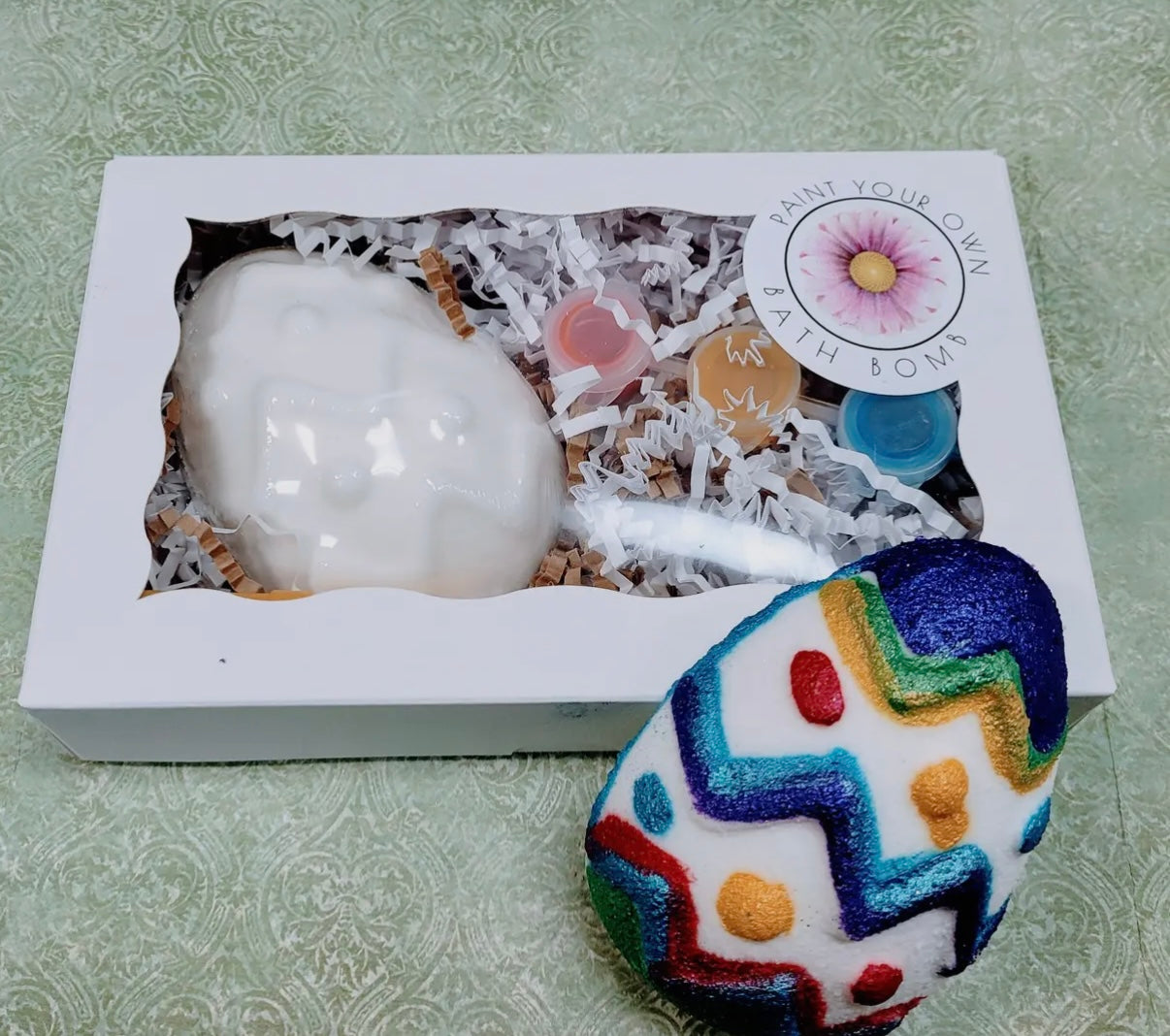 Paint your own Easter bath bomb set